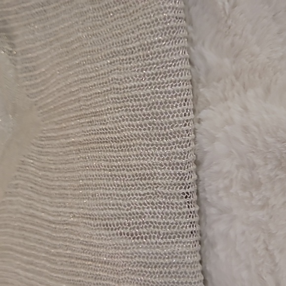 Lucky Brand V-Neck Sweater - Picture 10 of 12